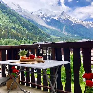 mont-blanc-43-vue-mont-blanc-balcon-parking.hotels-rhonealpes.com/